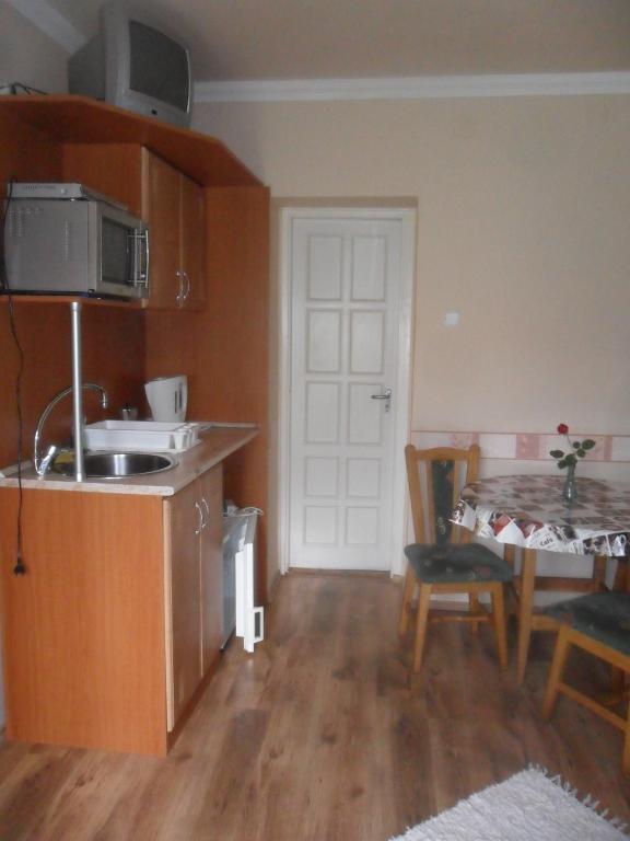 Emese Apartman Hajdúszoboszló Δωμάτιο φωτογραφία